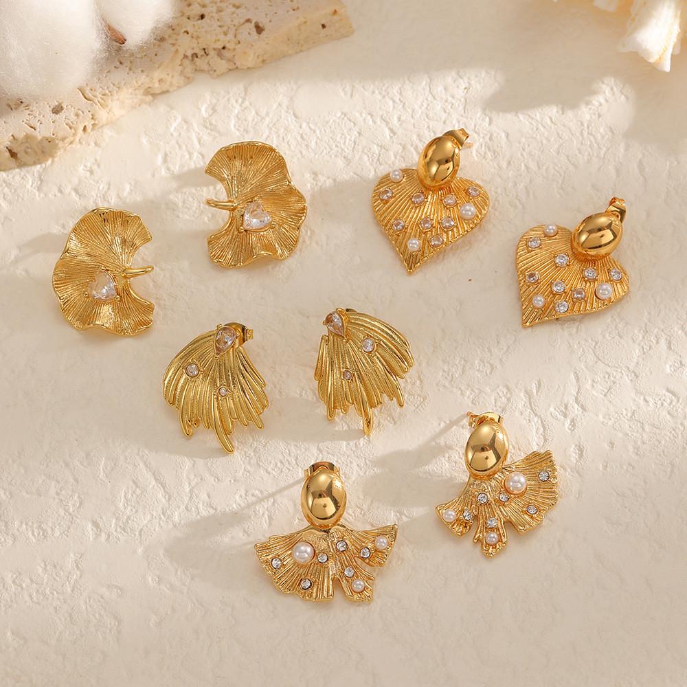 Französische Retro-Perlenohrringe mit Herzform und PVD-Gold-Finish für Damen-Stil-Accessoire