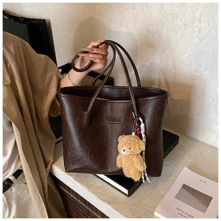 Spacious Faux Leather Tote Bag for Women Fashionable Commuter Shoulder Purse Simple Daily Large Capacity Handbag