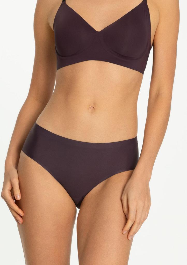 Figi damskie klasyczne bezszwowe w modnym kolorze Dark Plum Julimex