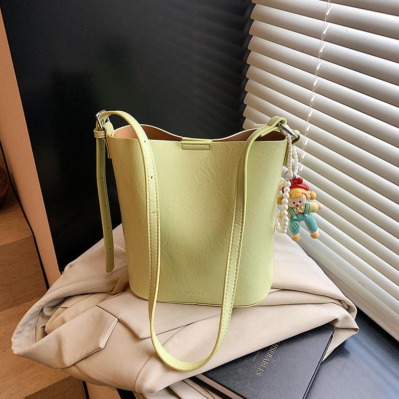 Spring Small Bag Women's Fashion New Shoulder Armpit Bag Fashion Commuter Crossbody Bucket Bag
