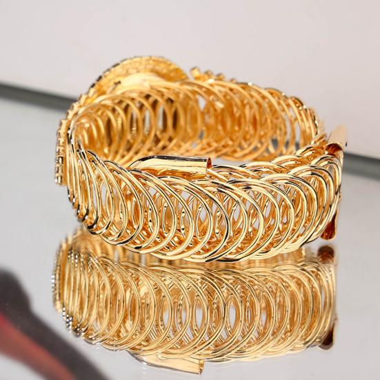 Women Quartz Watch Round Dial Analog Watch with Alloy Strap Ladies Rhinestone Wristwatch for Casual Wear Parties Offices Dates