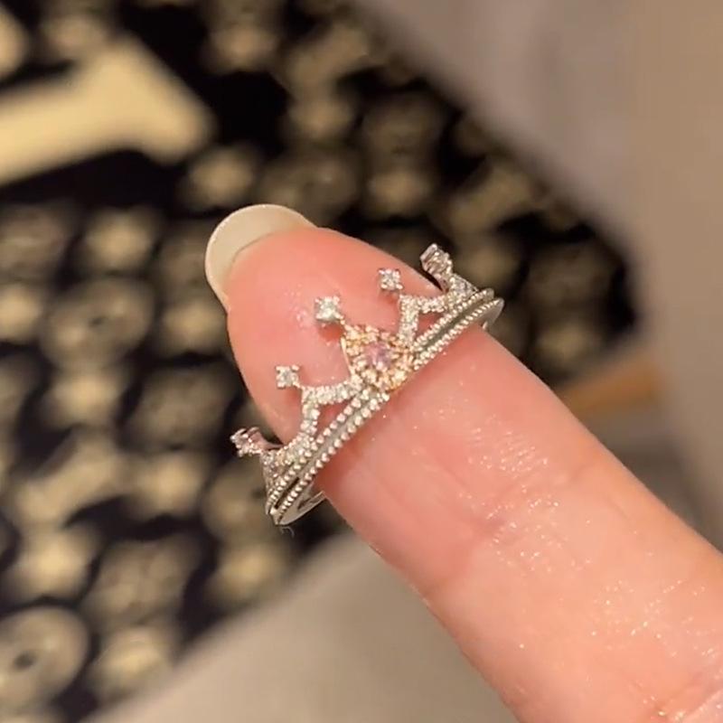 Elegant & Versatile Women's Sparkly Diamond Ring - Sweet, Cool, and Fashionable