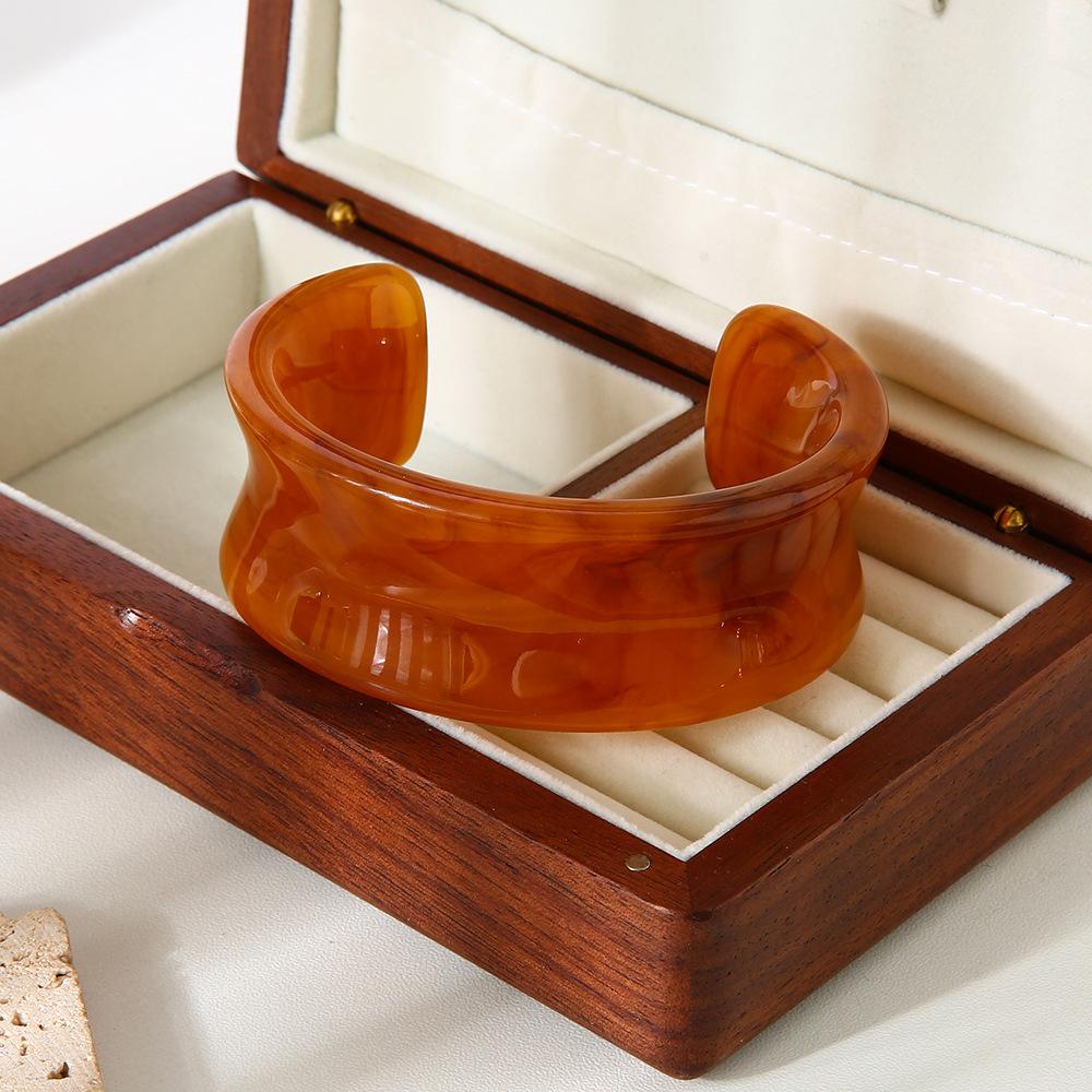 European and American Hot-selling Retro Concave C-shaped Open Resin Bracelet Wide Version High-end Design Bracelet Jewelry Women