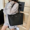 Premium Sense Large-capacity Bag Women's New Summer Commuting Versatile Shoulder Bag Class Tote Bag