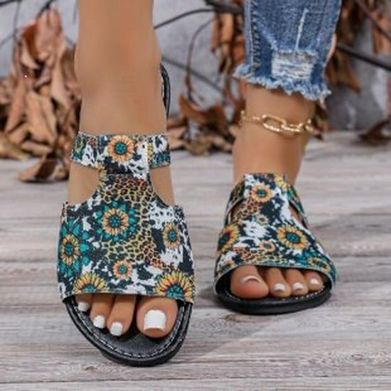 2024 Summer Women's Breathable Roman Style Color Block Sandals: European & American Flat Slippers