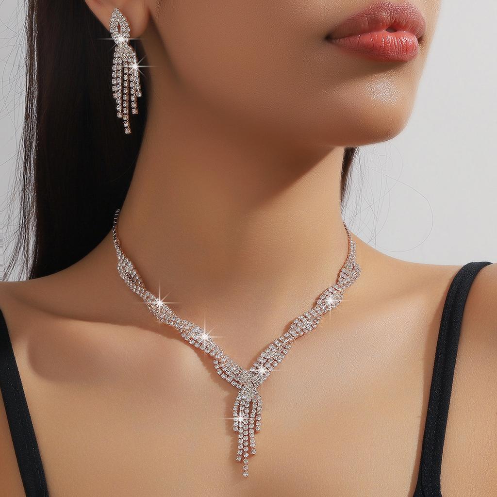 Bridal Jewelry Set - Necklace  Earrings  and Four-piece Set - Wedding Accessories - Banquet Dress Necklace Set