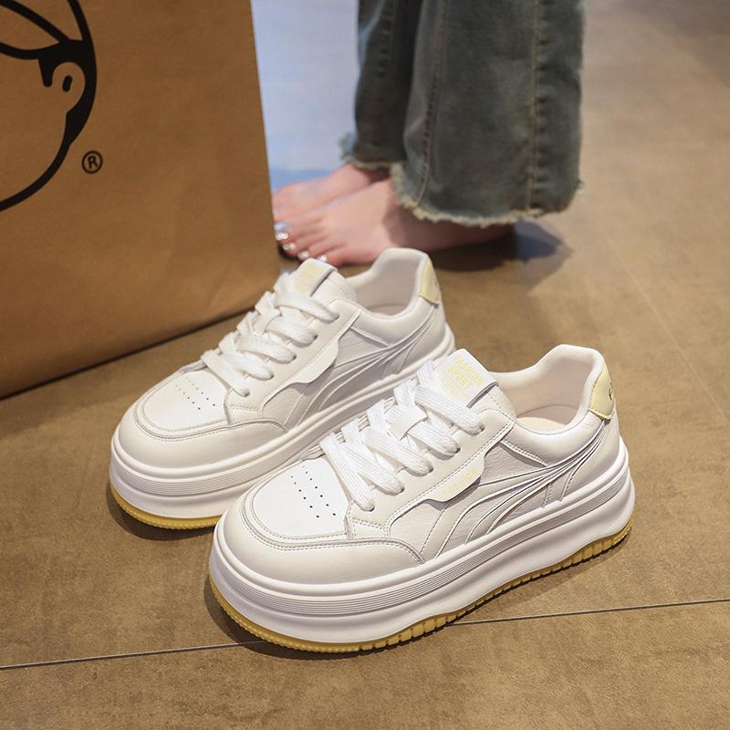 Little white shoes 2025 summer new breathable versatile women's models increase height small leather surface explosion thick baseplate shoes super fir