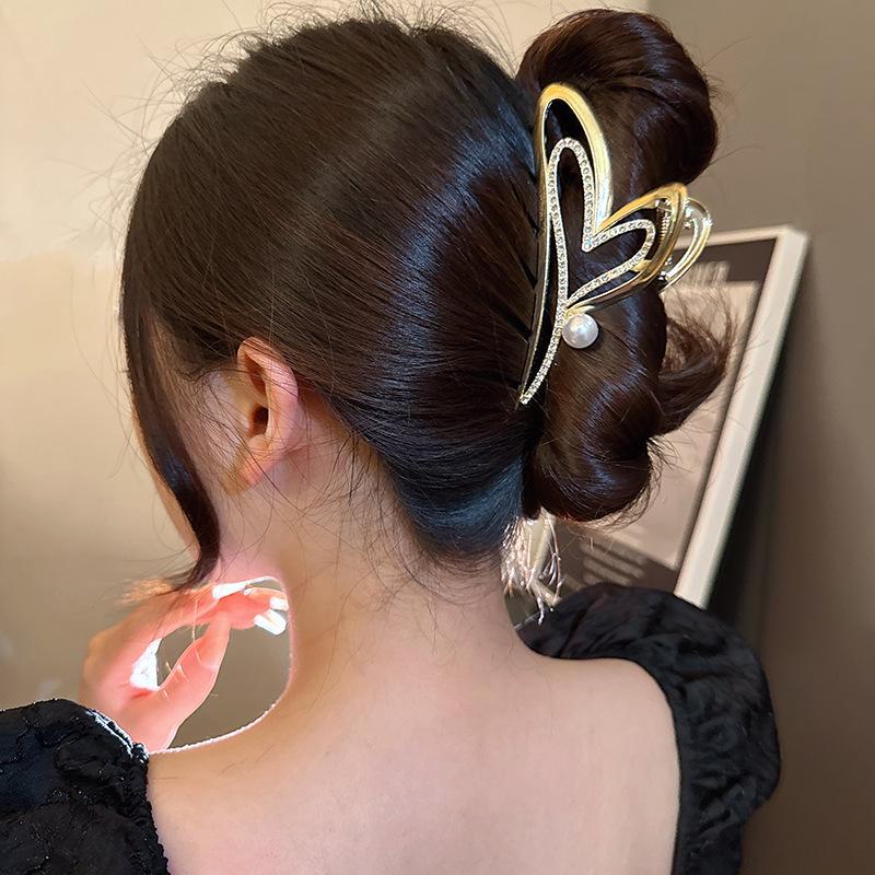 

2024 Роскошная заколка для волос в форме акулы с бриллиантами в форме сердца - элегантный аксессуар для головного убора F1257 золотой