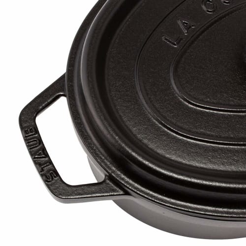 Staub Pico Cocotte Oval, 27cm, Black (1102725) - A stylish enamel pot with handles. Perfect for cooking with other items.