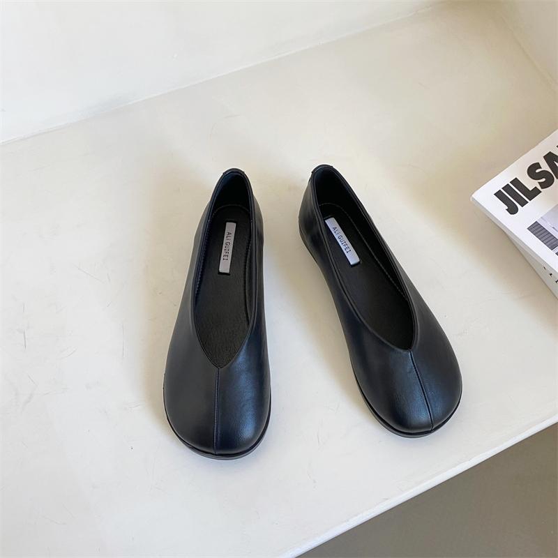 Fashion Retro Round Toe Loafers Women Solid Leather Flats Shallow V-Open Boat Mocasines Femmes Comfy Slip On Daily Walking Shoes Ladies