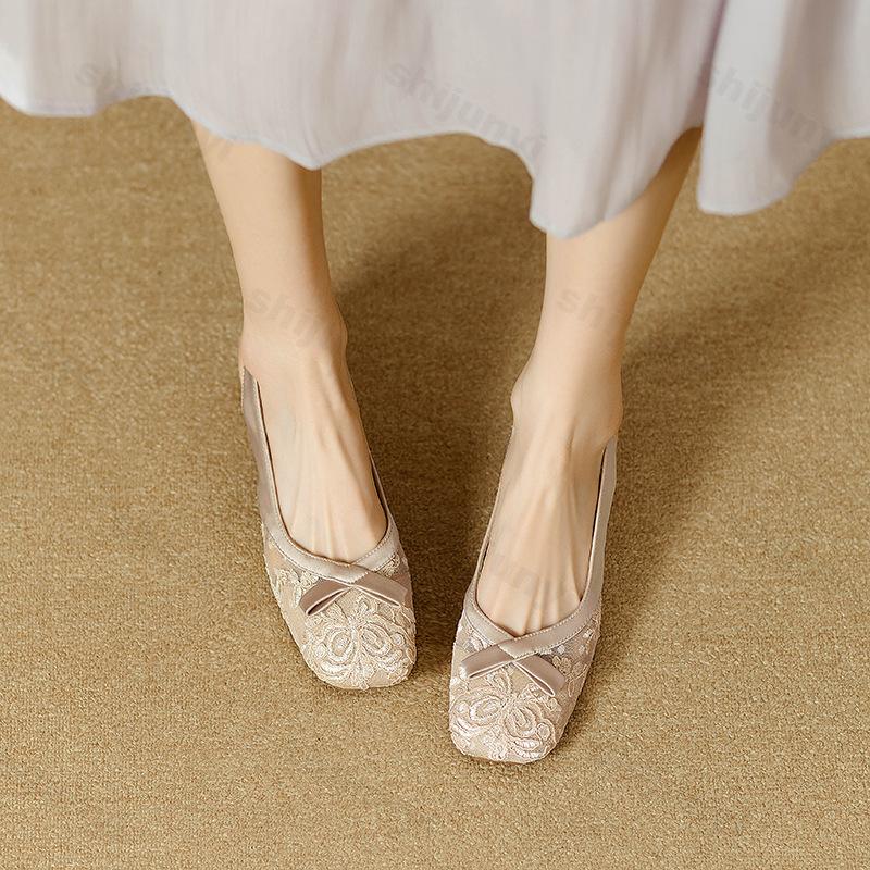 Fashion Elegant Bow Embroidered Design Back Strap Casual Sandals for Women 2025 Summer New Mesh Breathable Comfortable Square Head Pumps