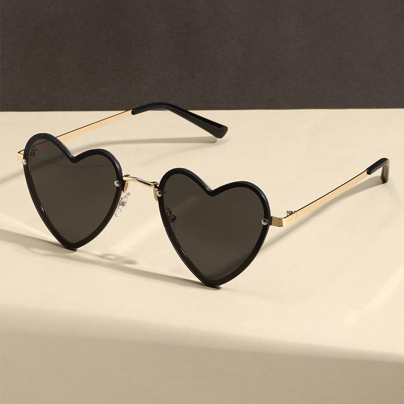 Fashion wear heart-shaped sunglasses Internet celebrity peach heart decorative sunglasses women's new metal personality trendy glasses