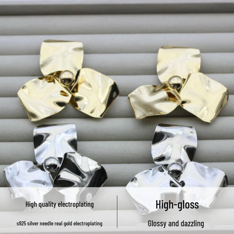 Blütenblatt-Textur Blumen S925 Silbernadel Hängeohrringe, Echtgoldplattiert, Übertriebenes Design, Grenzüberschreitender Luxus.