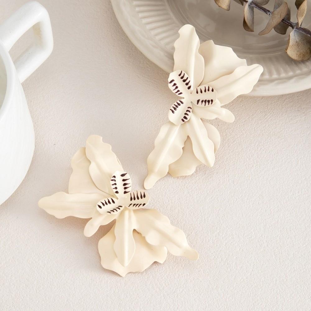 Metal Petal Dangle Earrings Exaggerated Drop Earrings Stylish Statement Earrings Party Occasion