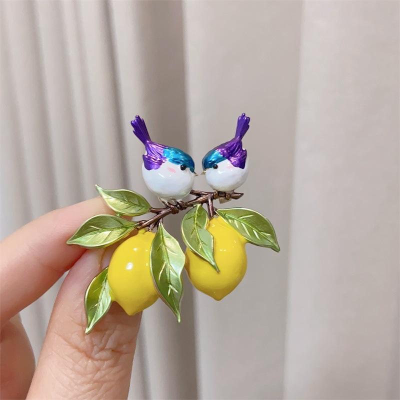 Trendy Enamel Bird And Lemon Brooches For Women Animal Fruit Pins Casual Party Accessories  Year Gifts