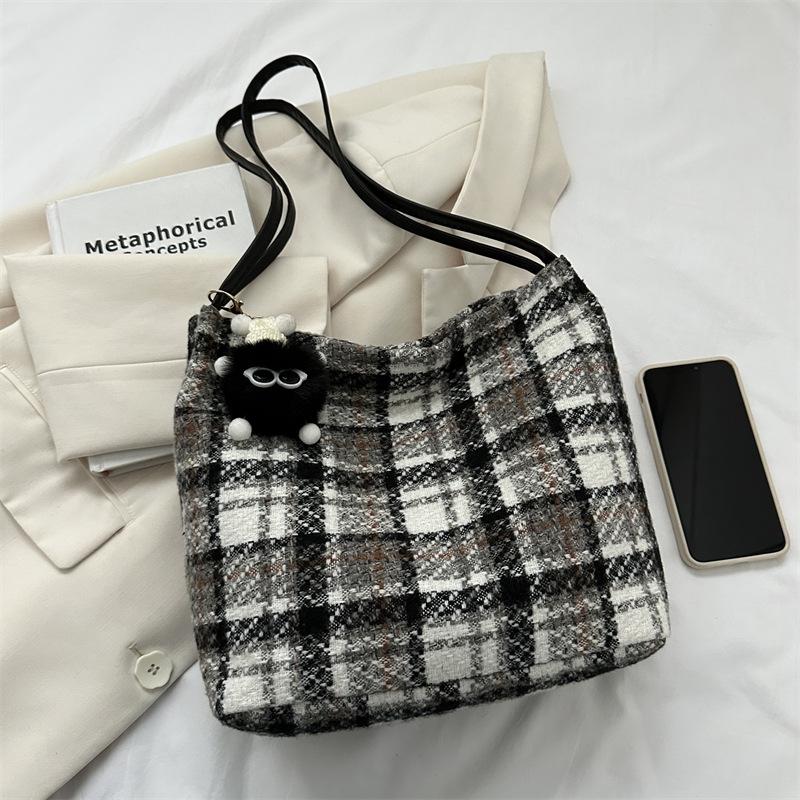 Woolen Plaid Large-capacity Fashion Simple Leisure 2025 Foreign Style Pendant Winter New Korean Version Tote Handbag