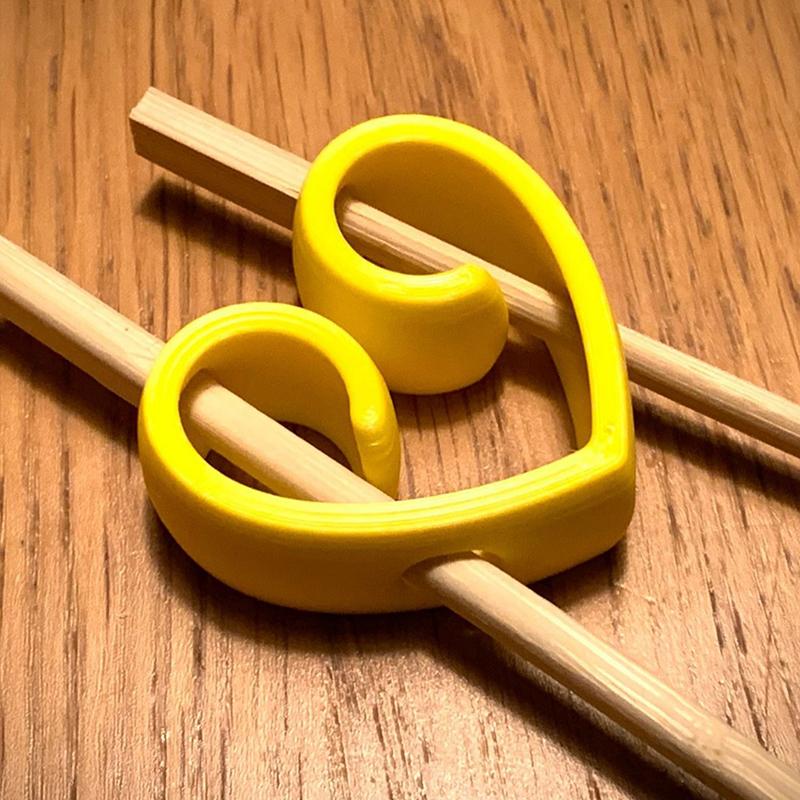 Heart-Shaped Reusable Chopsticks Helper For Adults Kids Chopstick Training Aid Non-Slip Chopstick Hinges Connector