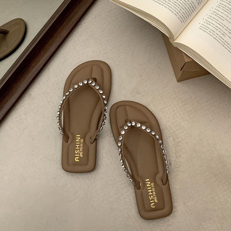 

Fashion and lightweight Internet celebrity explosion flat bottom flip-flops women 2025 new summer wear non-slip silver cool slippers 40 хаки