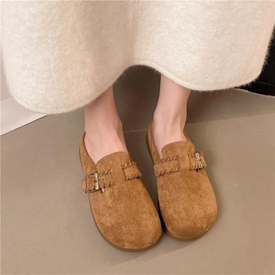 Mode Neue Rundspitze Tiefer Ausschnitt Metallschnalle Rindsuede Plateau Rutschfest Abriebfest Flache Sohle Umhüllter Zeh Slipper für Herbst