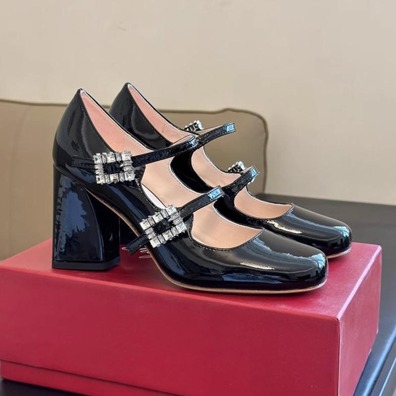

Black versatile square buckle rhinestone Mary Jane shoes women s winter 2025 patent leather round head thick heel high heels women s single shoes 40 чёрный