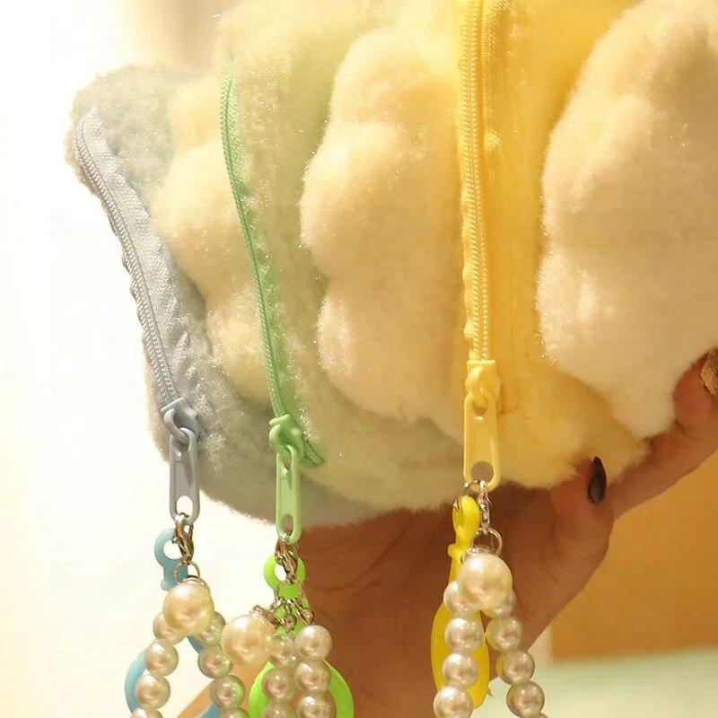 Мультяшный плюшевый брелок для ключей с белым облаком — фото 4