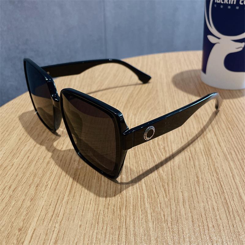 High-definition polarized glasses TR Large-frame sunglasses for women, UV protection, slimming effect for round faces, suitable for driving, high-end