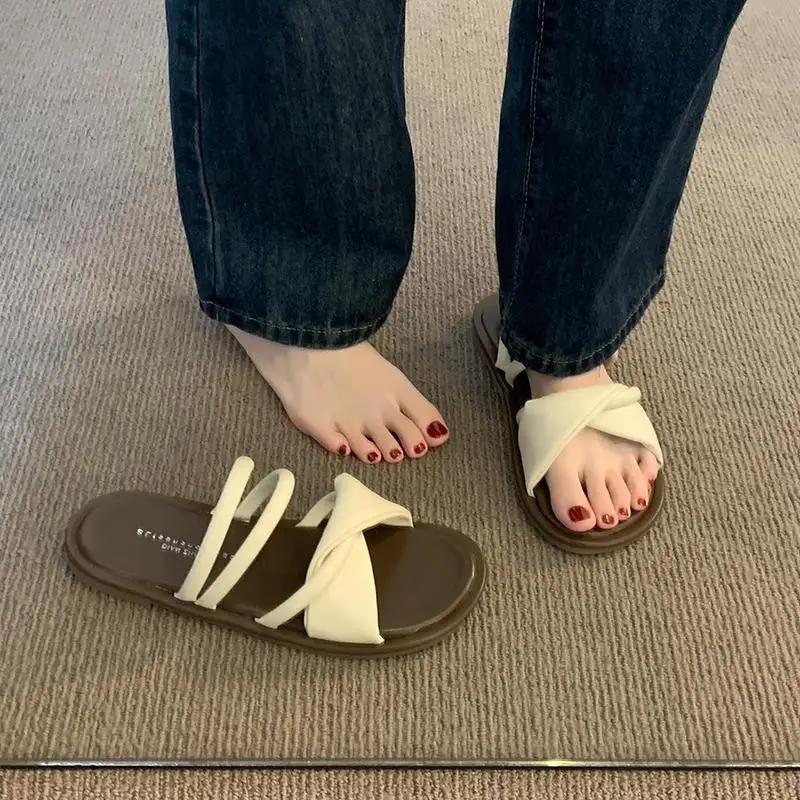Outdoor Ladies Shoes No Heel Women's Sandals Low Price Daily Korea Footwear Sales 2025 Trend Comfort Asian Size Luxury The Best