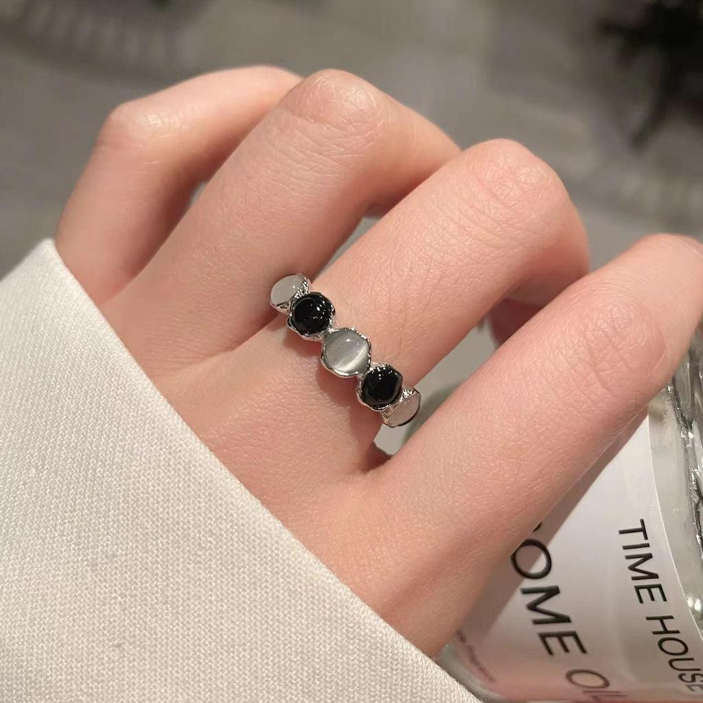 2023 Black and White Gemstone Open Ring: Niche French Style for Women