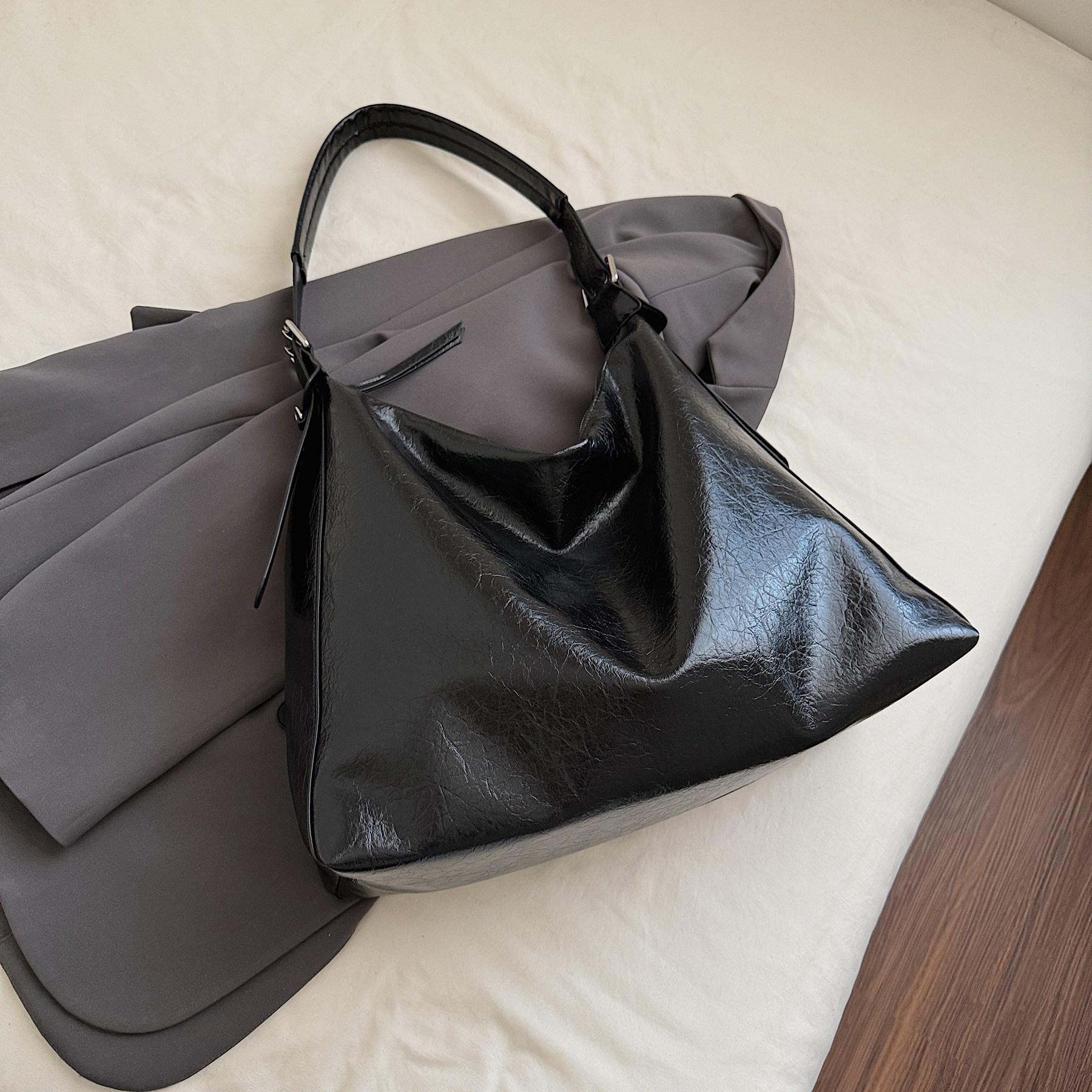 

Soft Oil Wax Leather Tote Bag for Women New Retro Versatile Handbags Large Capacity Commuter Single Shoulder Crossbody Bags (30cm<Max Length<50cm) чёрный