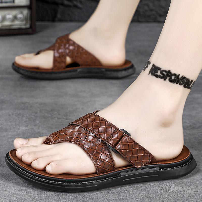 Slippers Men's Leather Surface Comfortable Soft Bottom High-end Niche Design One-word Street Shot Outside Wear Internet Celebrity Cool Slippers