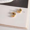 Light luxury high-end pearl C-ring earrings, earrings and jewelry.