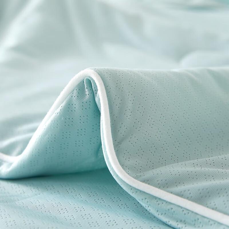 MUJI Waffle Weave Cooling Quilt