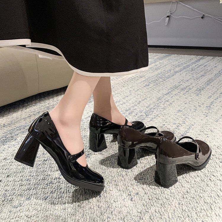 French Temperament Small Leather Shoes Women's 2025 Summer New Retro British Style High Heels with Skirt Mary Jane Single Shoes