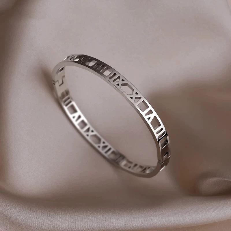 Gold Plated Titanium Steel Roman Numeral Bracelet for Women - Korean Style Fashion Couples' Accessory