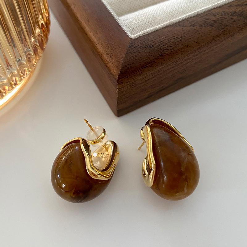 Maillard Water Drop Earrings: 2024 Autumn/Winter Retro High-End Fashion