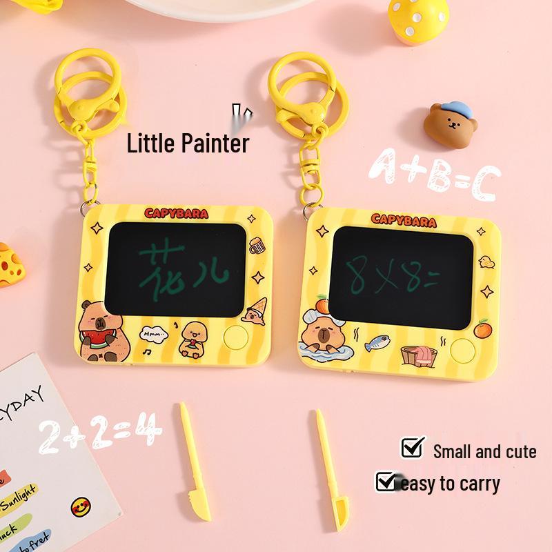 Chaveiro Boneca Capivara Pintado à Mão: Pingente de Mochila Fofo para Casais