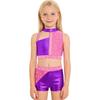 Funkelndes Strass-Performance-Outfit für Mädchen: Metallisches Colorblock Crop-Top mit passender elastischer Shorts für die Bühne