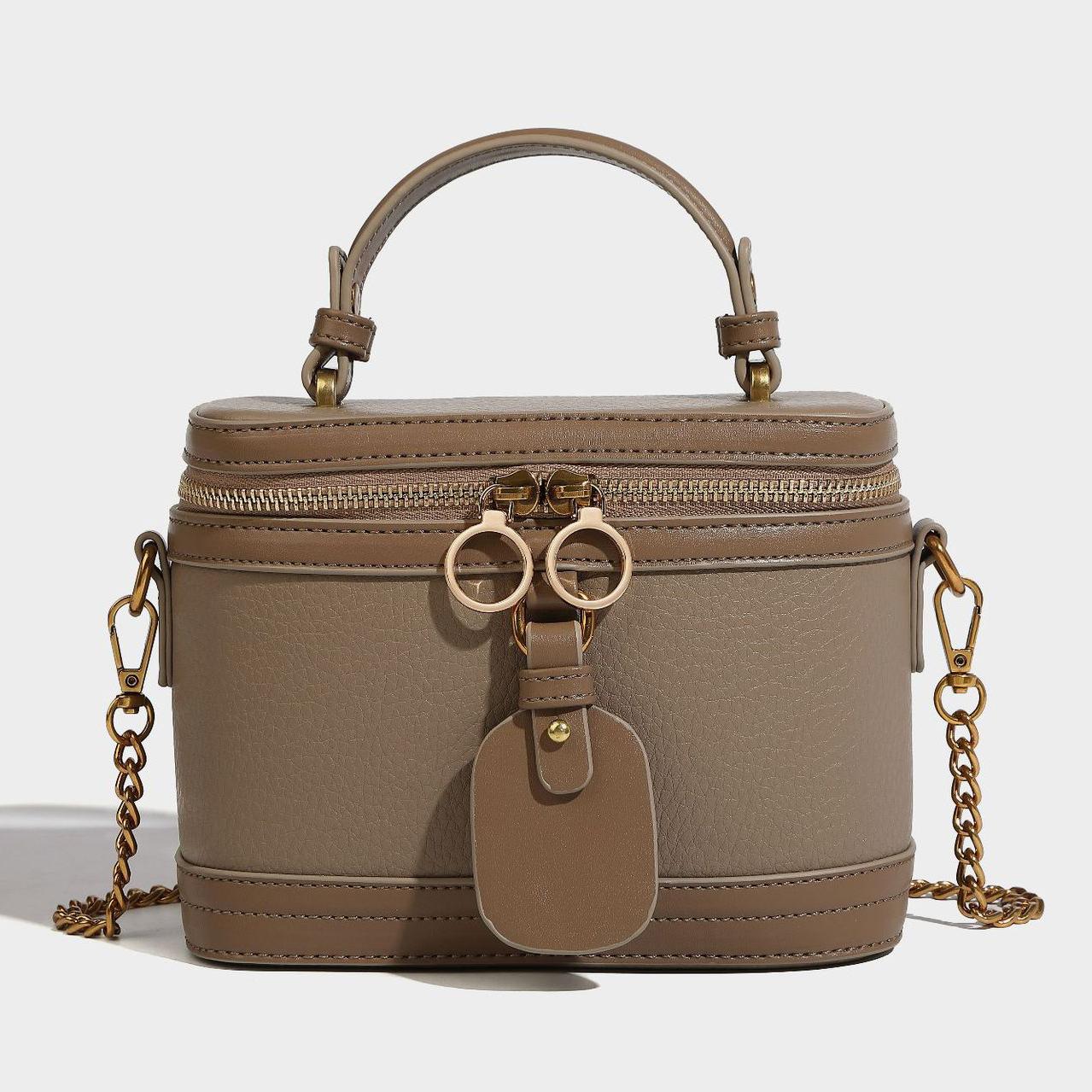 

Женская сумка через плечо Оригинальная женская сумка через плечо Роскошная цепочка через плечо Маленькая дизайнерская женская модная сумка 18x9x14cm серый