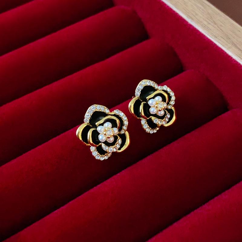 Elegant French Retro Drip Oil Zircon Faux Pearl Flower Sterling Silver Stud Earrings for Women
