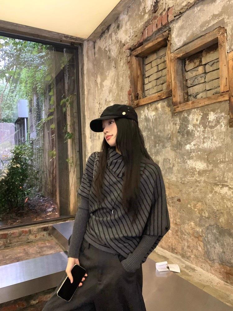 Women's Korean Style Black and Gray Knit Batwing Sleeve Sweater - Elegant Autumn Outfit