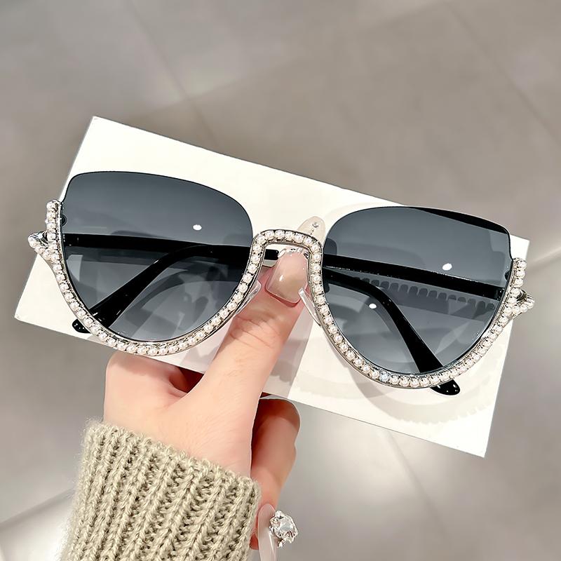 

Новые модные и стильные солнцезащитные очки с полуободковой оправой, инкрустированные бриллиантами, персонализированные женские солнцезащитные очки для путешествий и вечеринок
