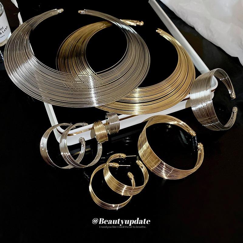 Metal geometric multi-layer necklace set, heavy industry design sense collarbone chain, niche cold temperament necklace jewelry women