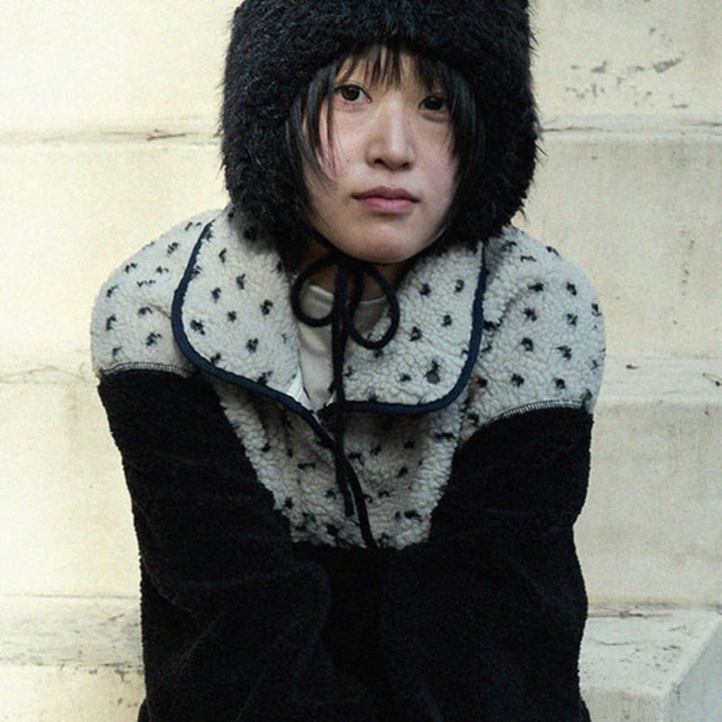 

HOCUSPOCUS Пушистая шапка-наушник_Черный ONE