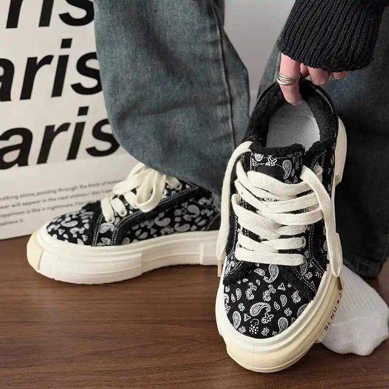 Round Foot With Lacing Men's White Summer Sneakers Chunky Basket Ball Shoes For Men Original Brand Men's Tennis Sport