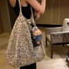 Early Autumn New Fashionable Silver and White Casual Leopard Print Large-capacity Canvas Bag Versatile High-end Shoulder Bag Women