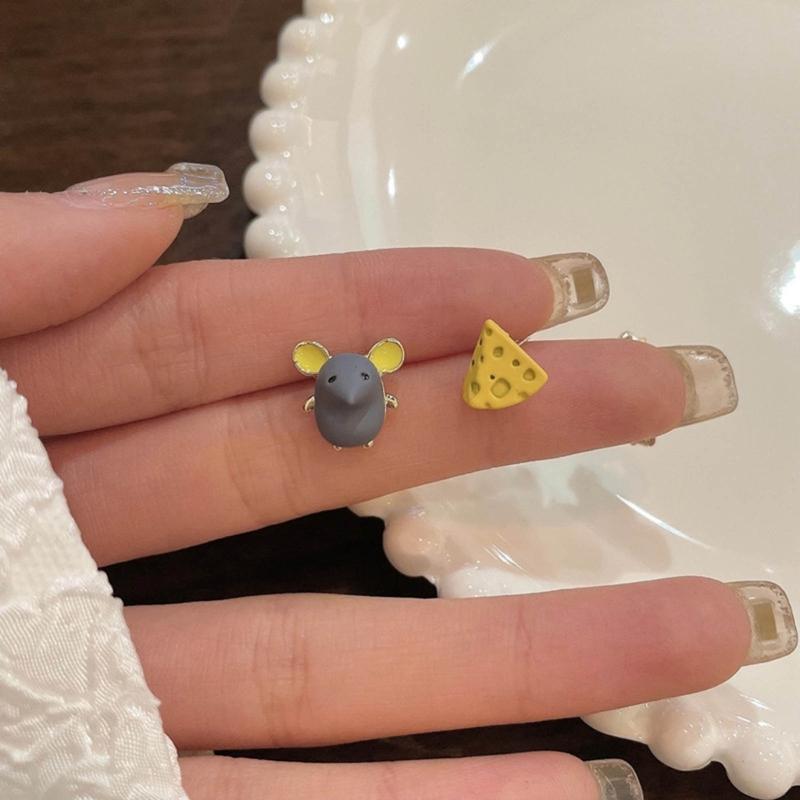 Cute Mouse and Cheese Earrings Adorable Style Asymmetry Earring for Animal Cartoon Ear Clips Earrings Jewelry Ornament