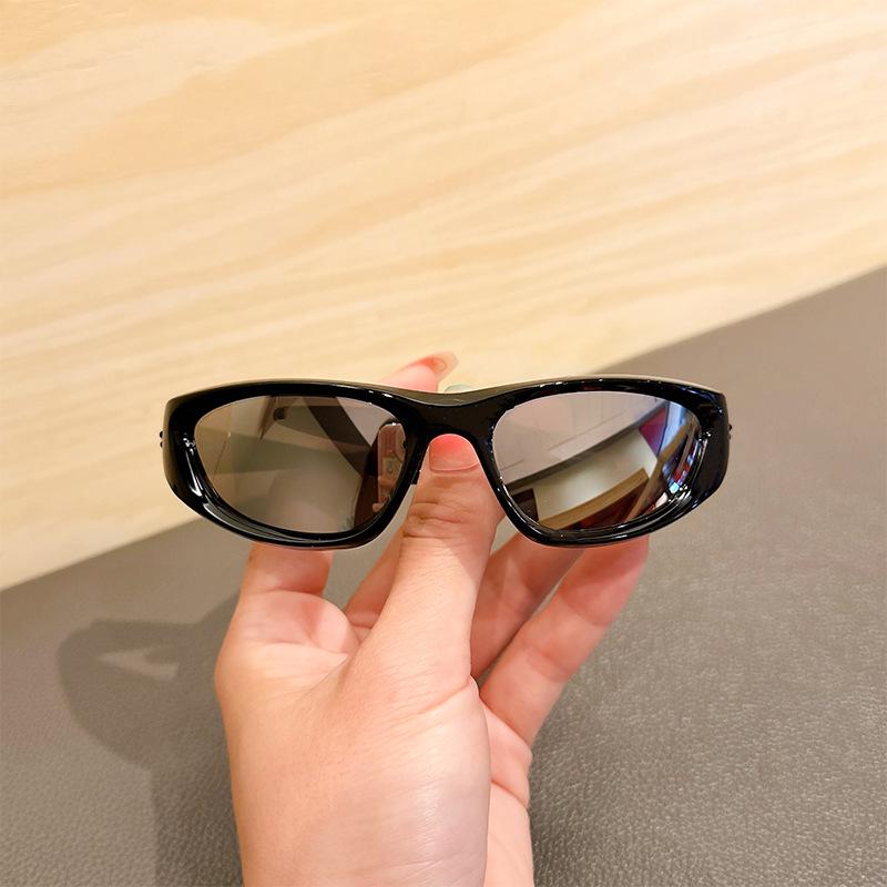 Kids' Trendy Sunglasses: Stylish Boys' & Girls' 2023 Versatile T-Stage Glasses
