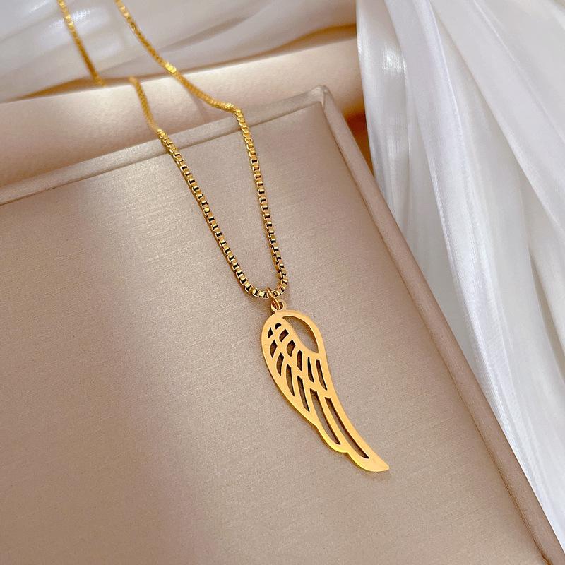 Empty Wings Personalized Minimalist Wind Furnace Real Gold Necklace Female Collarbone Chain With