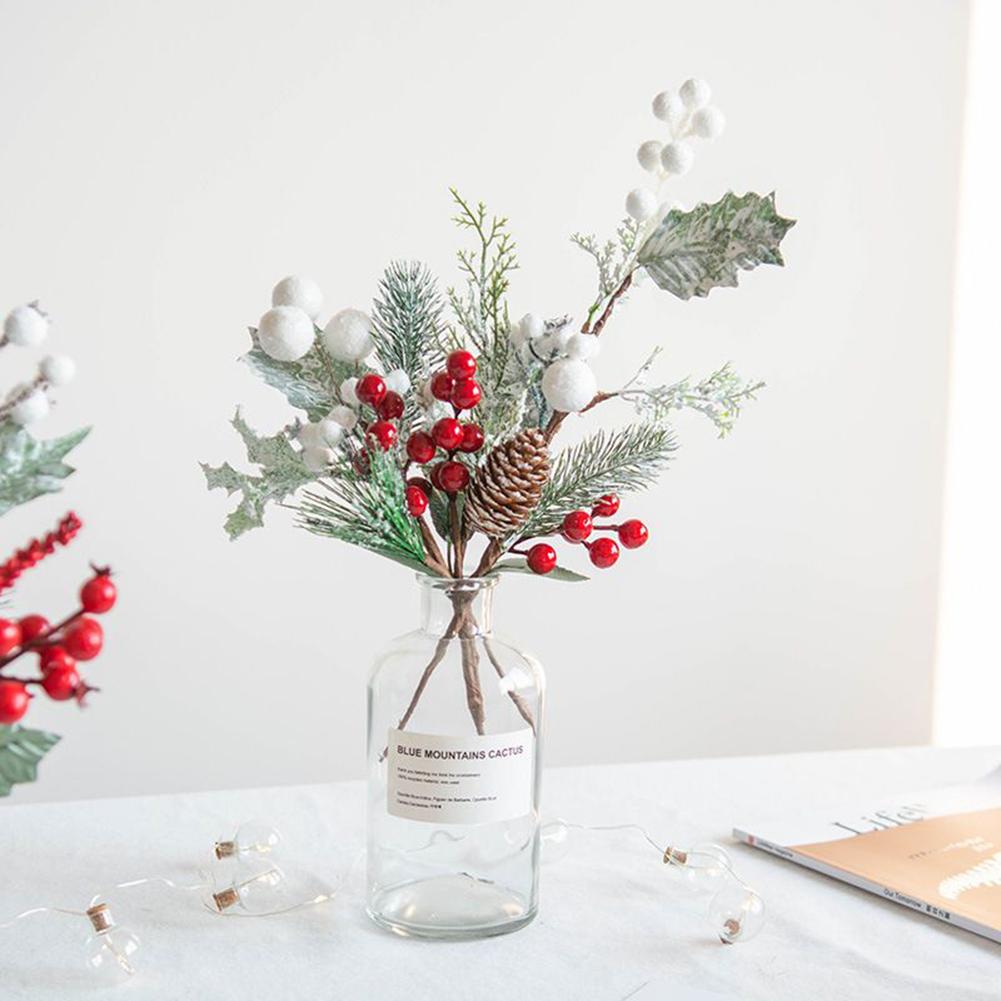 

Садовый букет из искусственных ягод украсит классическую красоту