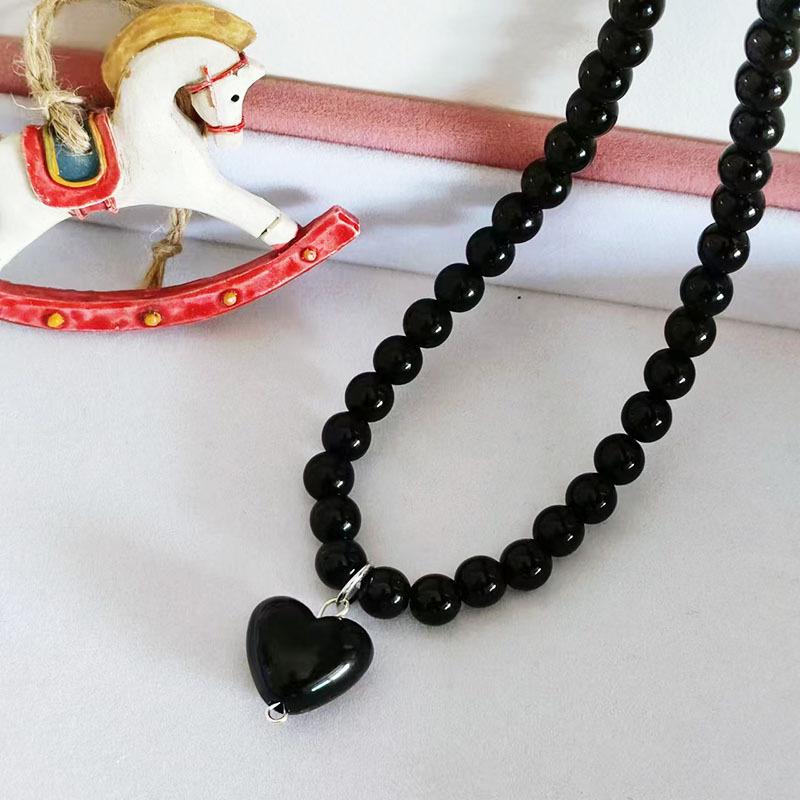 2024 Red Heart Beaded Choker Necklace - Women's Niche Design for New Year's Eve